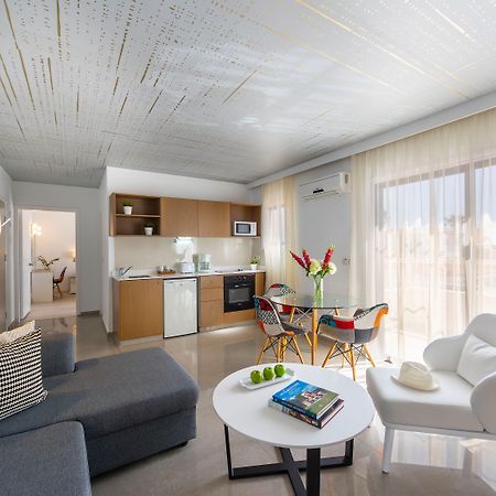 King Jason Paphos - Designed For Adults By Louis Hotels 外观 照片