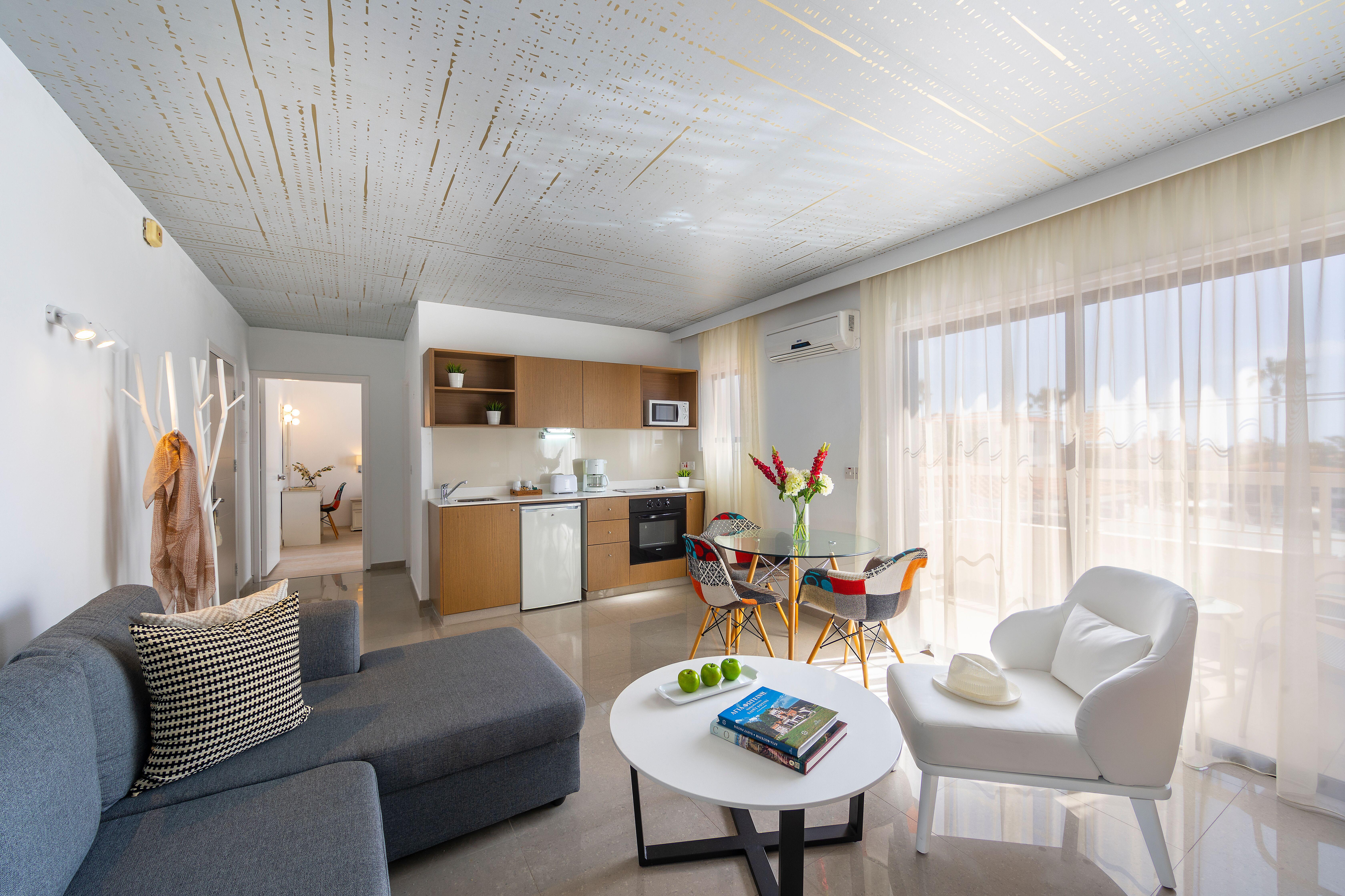 King Jason Paphos - Designed For Adults By Louis Hotels 外观 照片