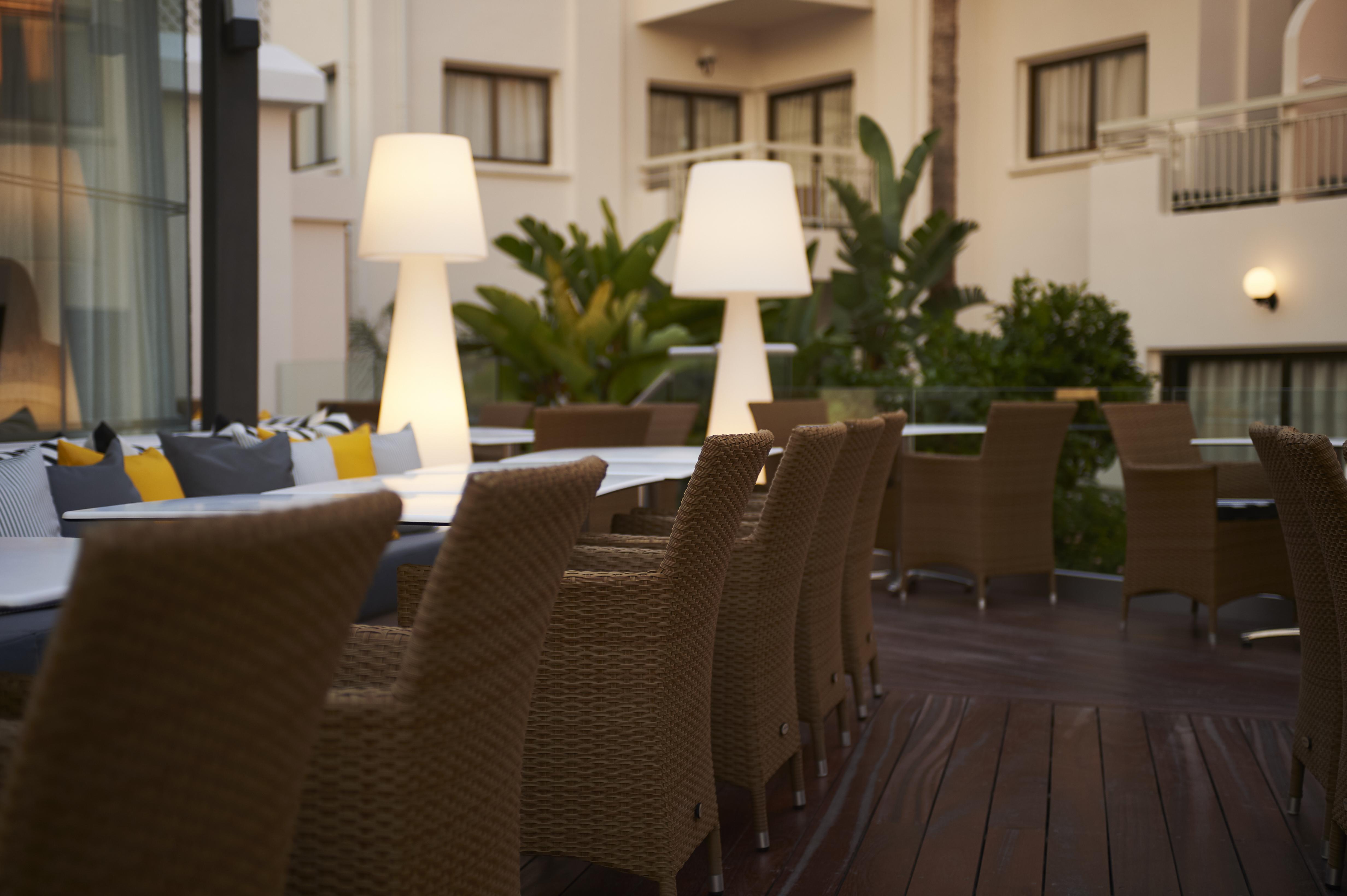 King Jason Paphos - Designed For Adults By Louis Hotels 外观 照片