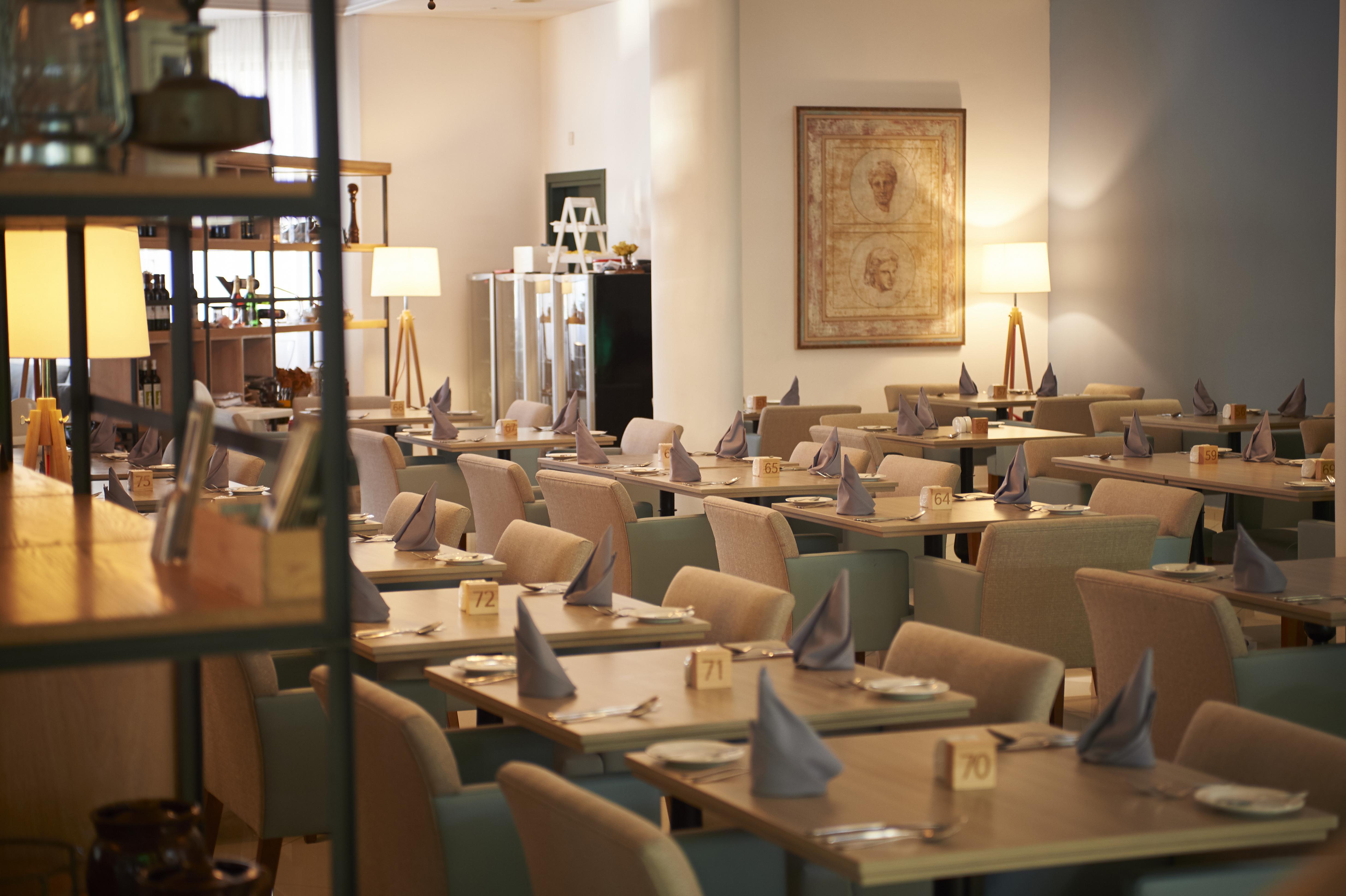King Jason Paphos - Designed For Adults By Louis Hotels 外观 照片