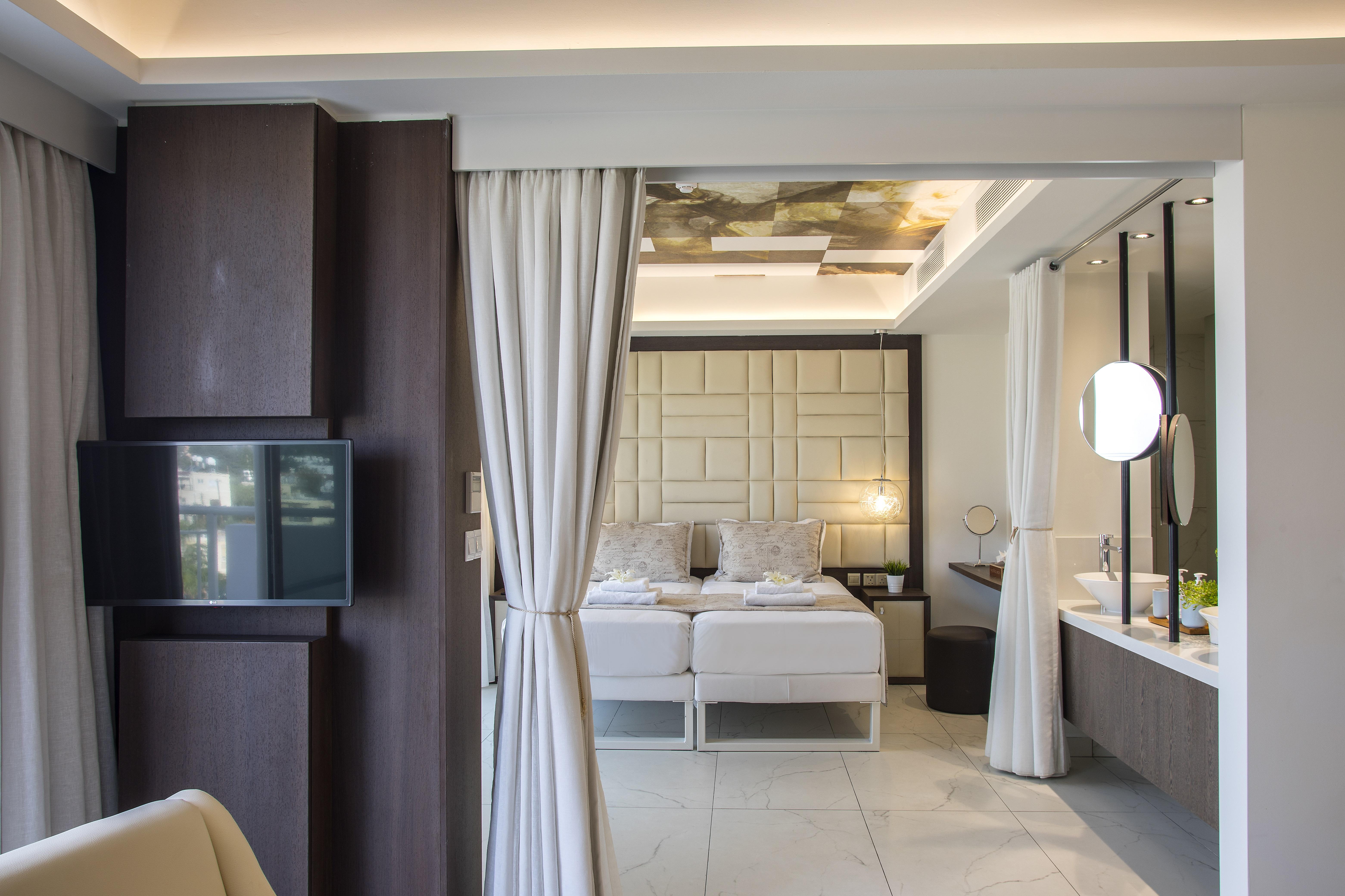 King Jason Paphos - Designed For Adults By Louis Hotels 外观 照片