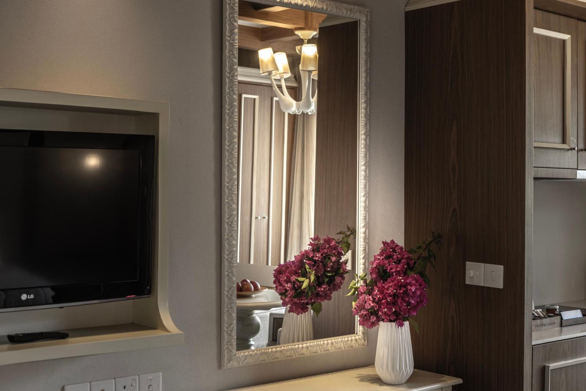 King Jason Paphos - Designed For Adults By Louis Hotels 外观 照片
