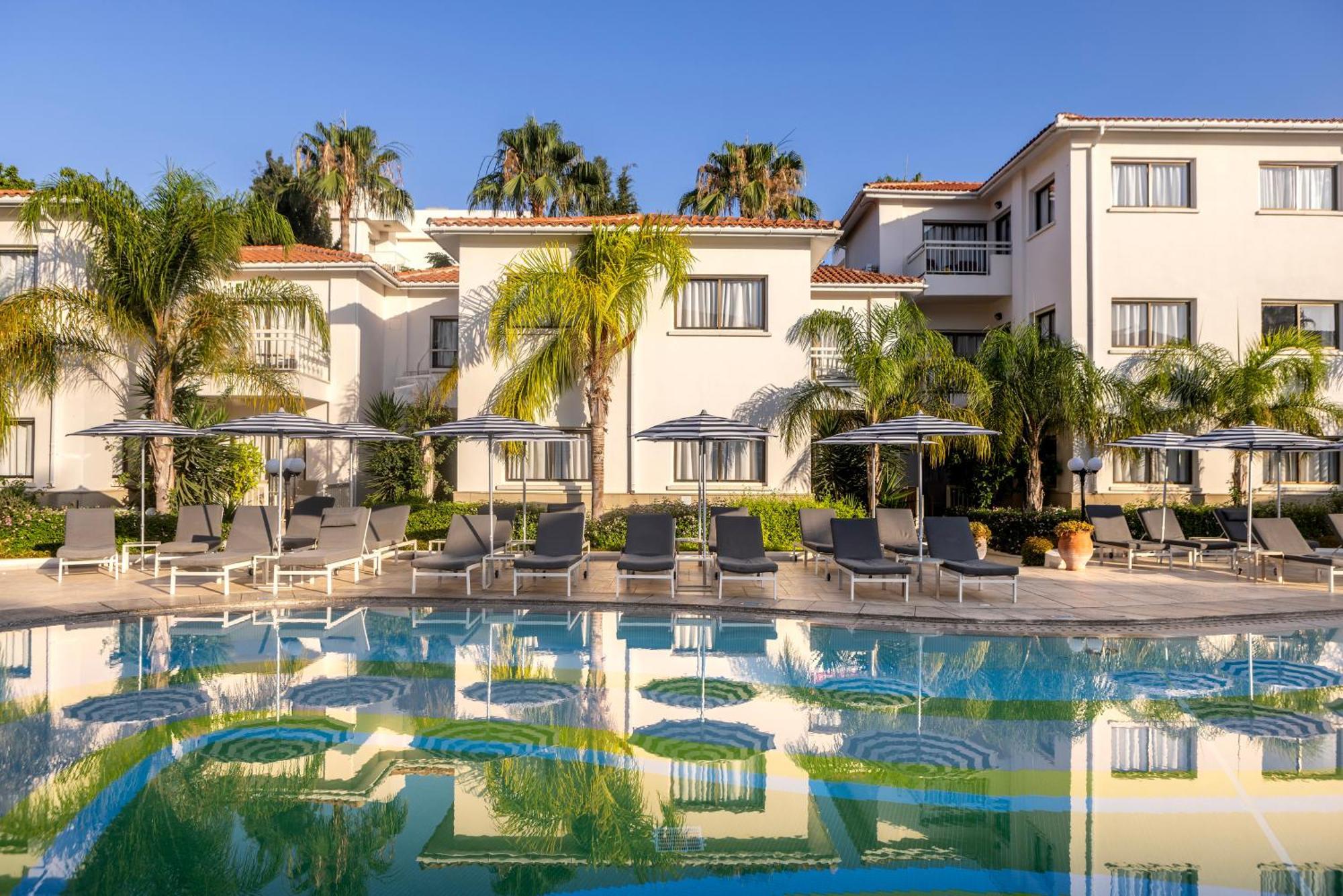 King Jason Paphos - Designed For Adults By Louis Hotels 外观 照片