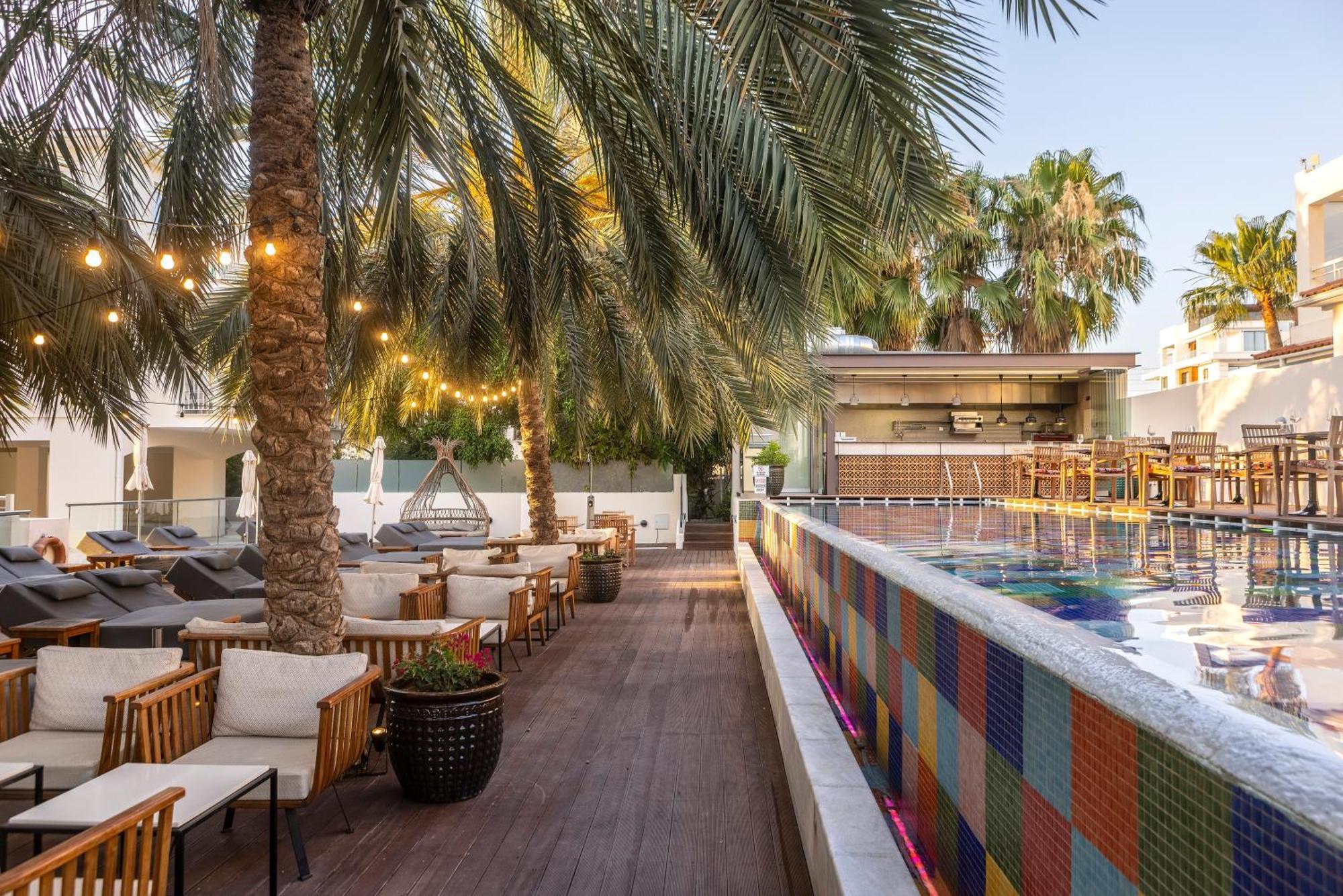 King Jason Paphos - Designed For Adults By Louis Hotels 外观 照片