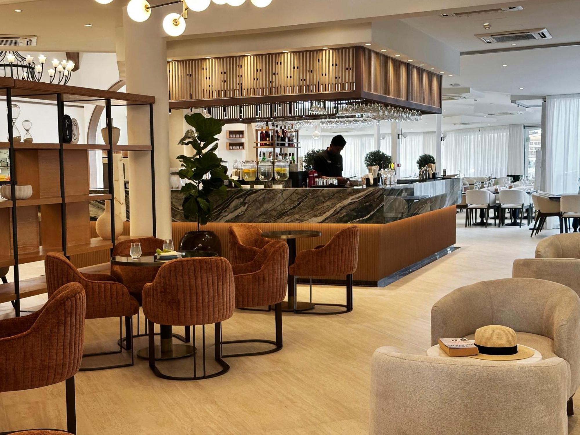 King Jason Paphos - Designed For Adults By Louis Hotels 外观 照片