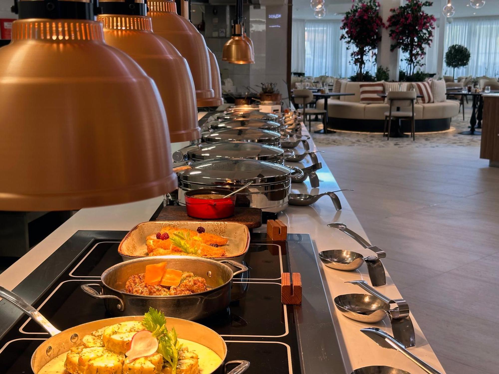 King Jason Paphos - Designed For Adults By Louis Hotels 外观 照片