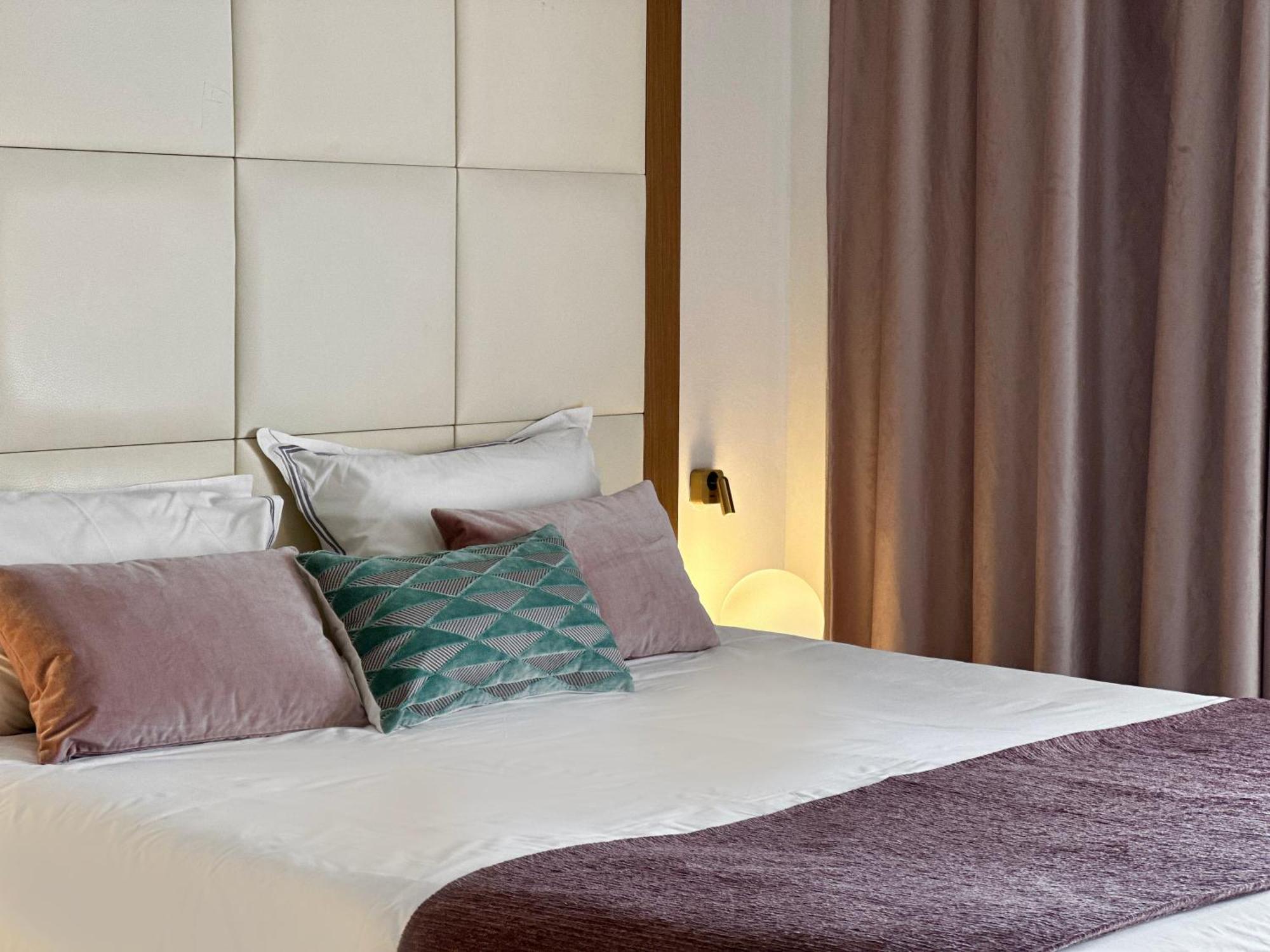 King Jason Paphos - Designed For Adults By Louis Hotels 外观 照片
